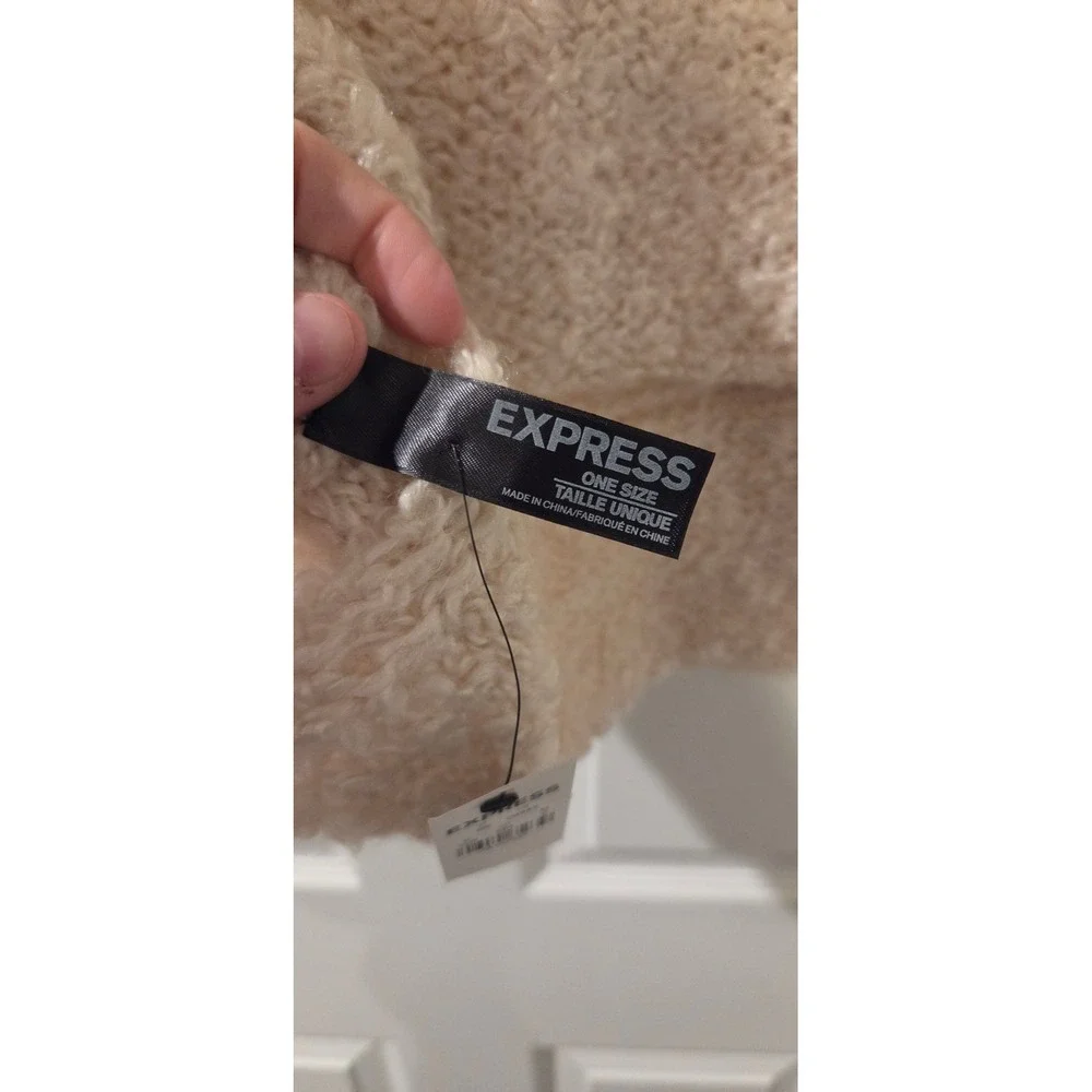 Express NWT Infinity Scarf Wool Mohair Blend Boucle Cream Beige Cozy Loop
